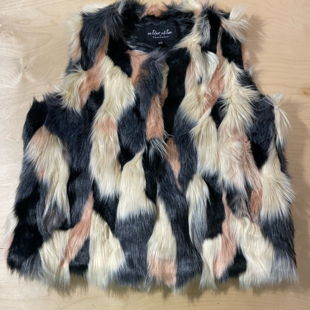 Outdoor Edition by Parkhurst Faux Fur Vest in Black, Pink and White XL (LD) - Picture 7 of 16